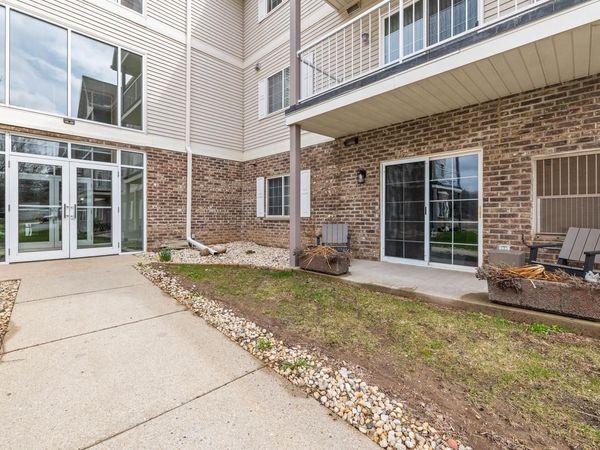 140 W Commerce BOULEVARD, Unit 108, Slinger, WI 53086