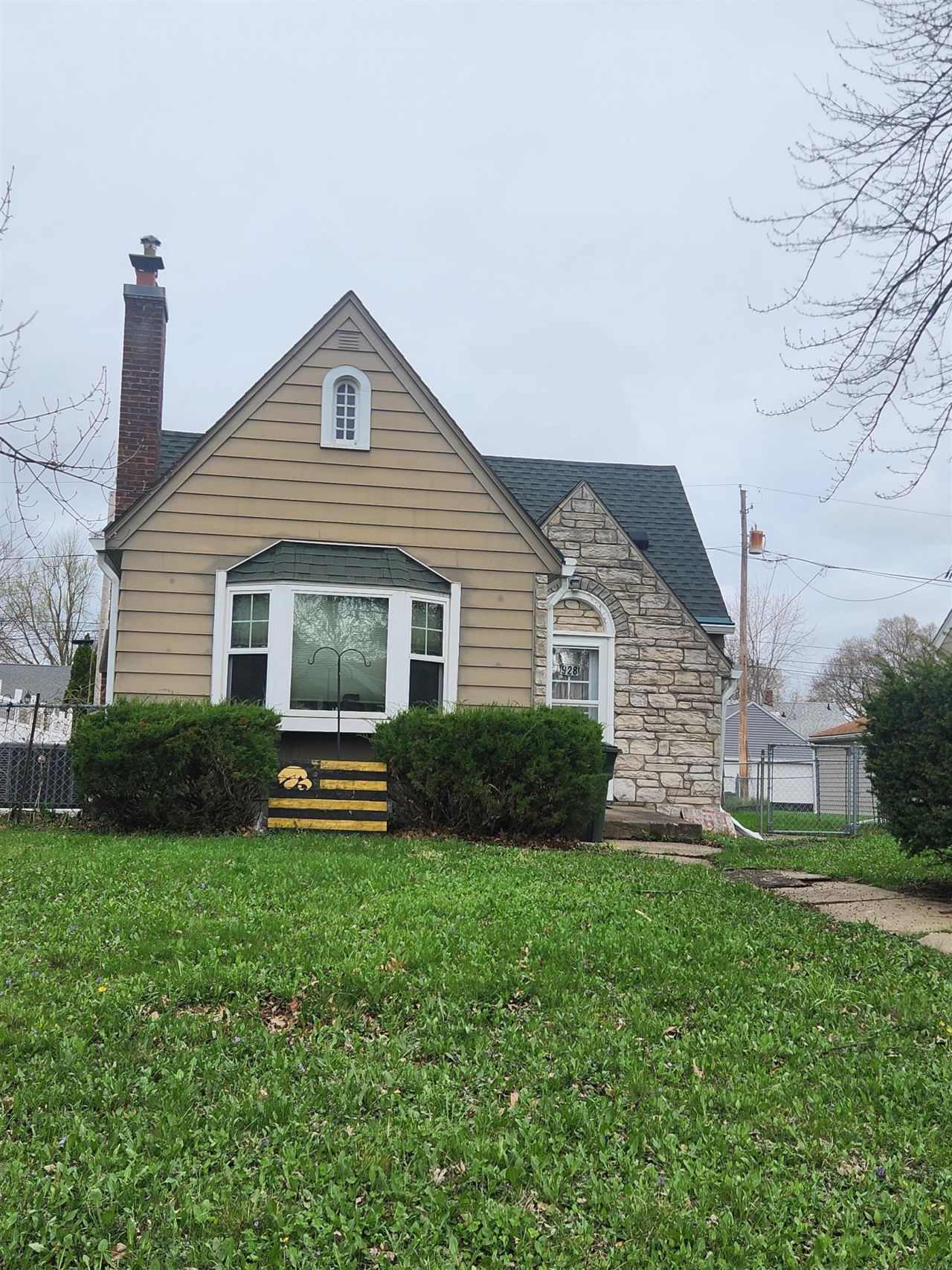 928 Kingsley Ave , Waterloo, IA 50701 Main Photo