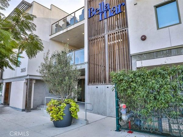 3025 Byron Street, Unit 201, Point Loma, CA 92106