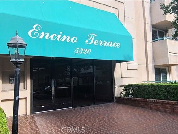 5320 Zelzah Avenue, Unit 201, Encino, CA 91316