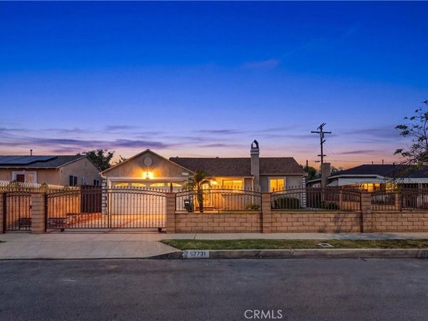 12731 Victory, North Hollywood, CA 91606