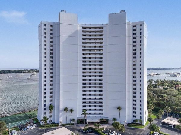 5200 N Flagler Drive, Unit 902, West Palm Beach, FL 33407