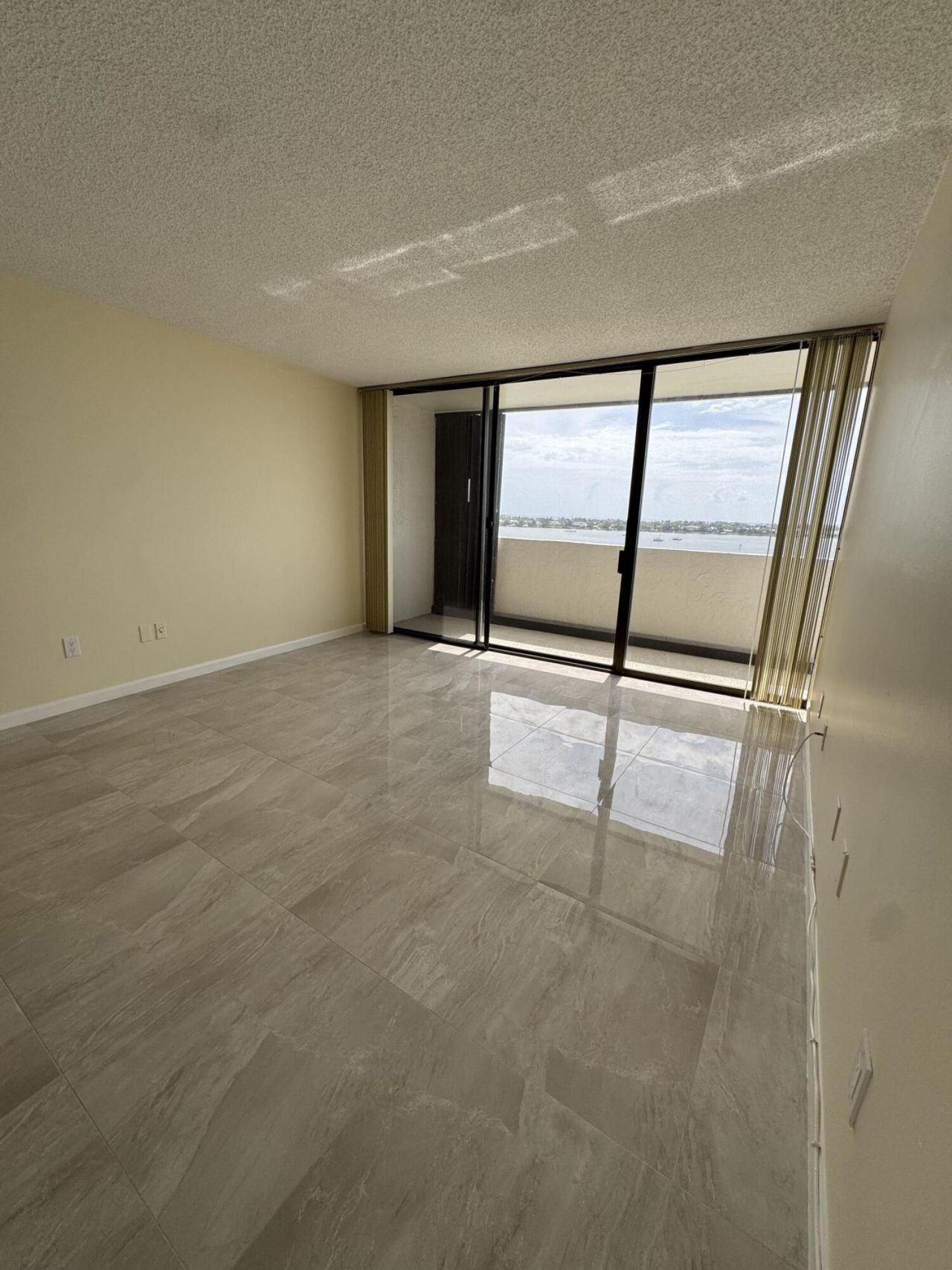 5200 N Flagler Drive, Unit 902, West Palm Beach, FL 33407 Photo