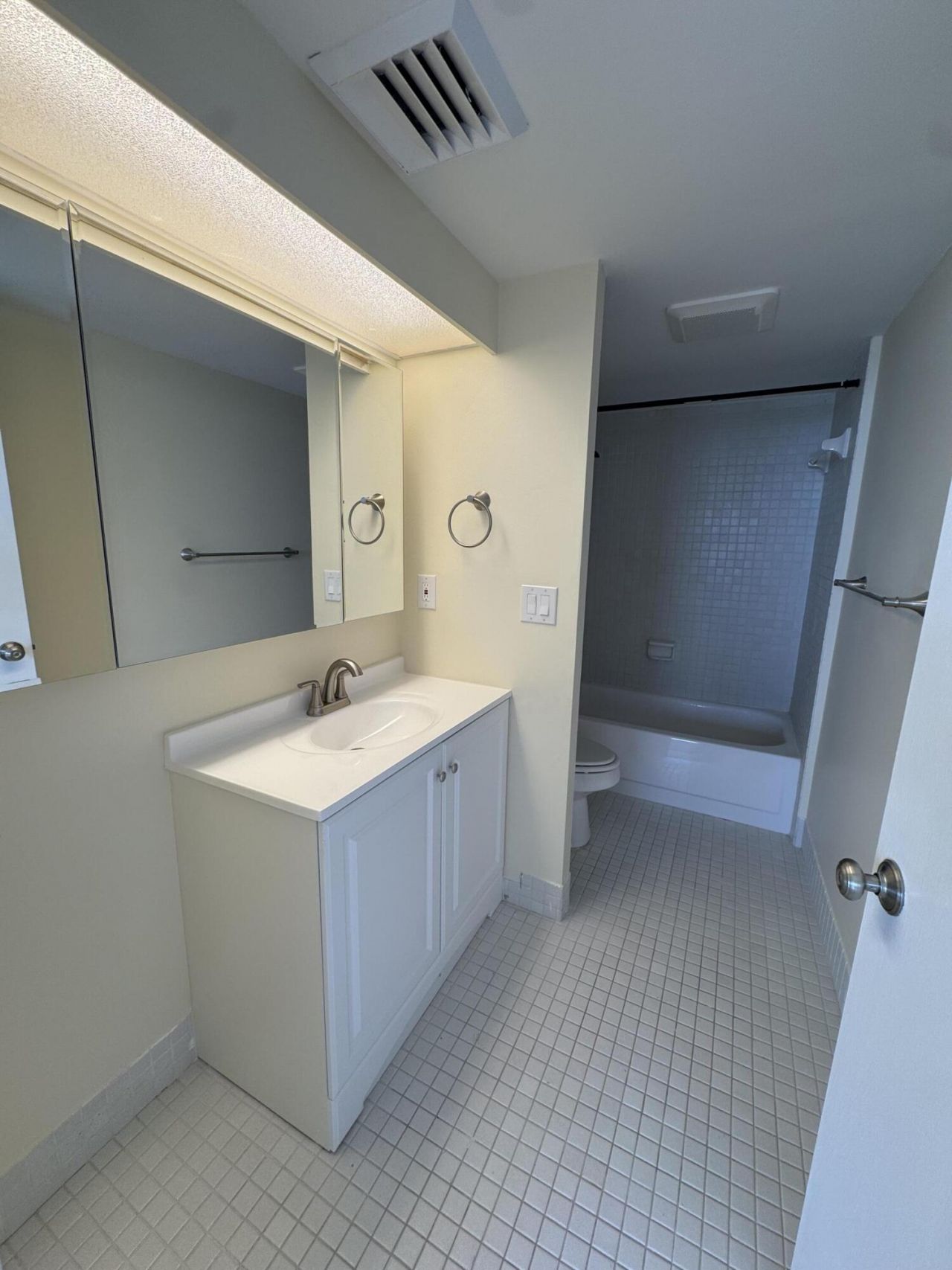 5200 N Flagler Drive, Unit 902, West Palm Beach, FL 33407 Photo