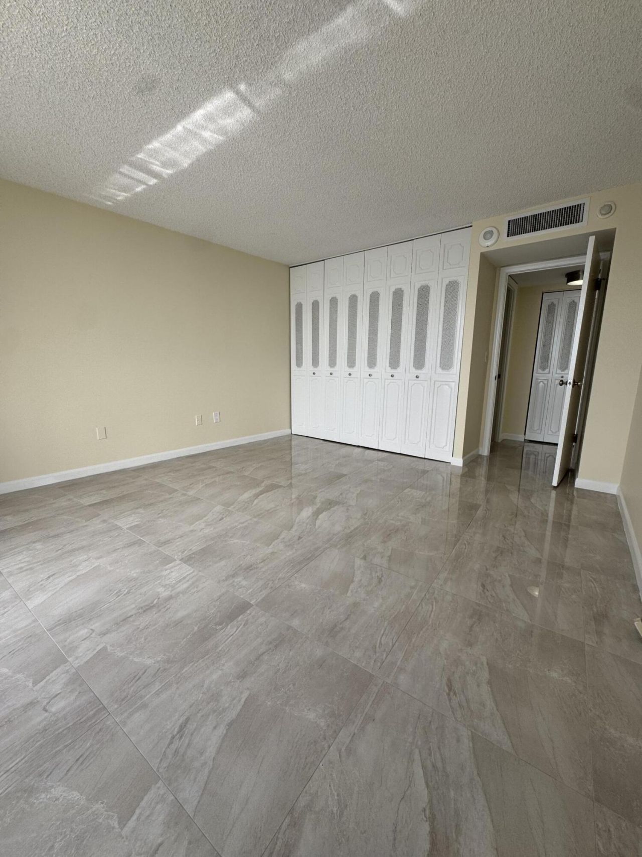 5200 N Flagler Drive, Unit 902, West Palm Beach, FL 33407 Photo