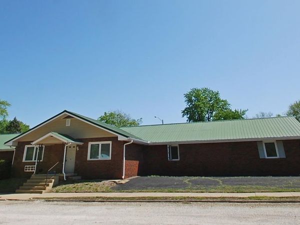 1904 SHERIDAN Road, Pekin, IL 61554