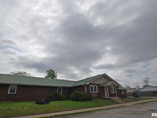 1904 SHERIDAN Road, Pekin, IL 61554