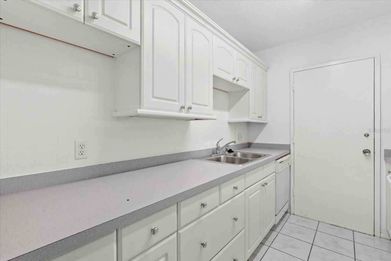 4822 Ocean Boulevard, Unit 11E, Sarasota, FL 34242 Photo