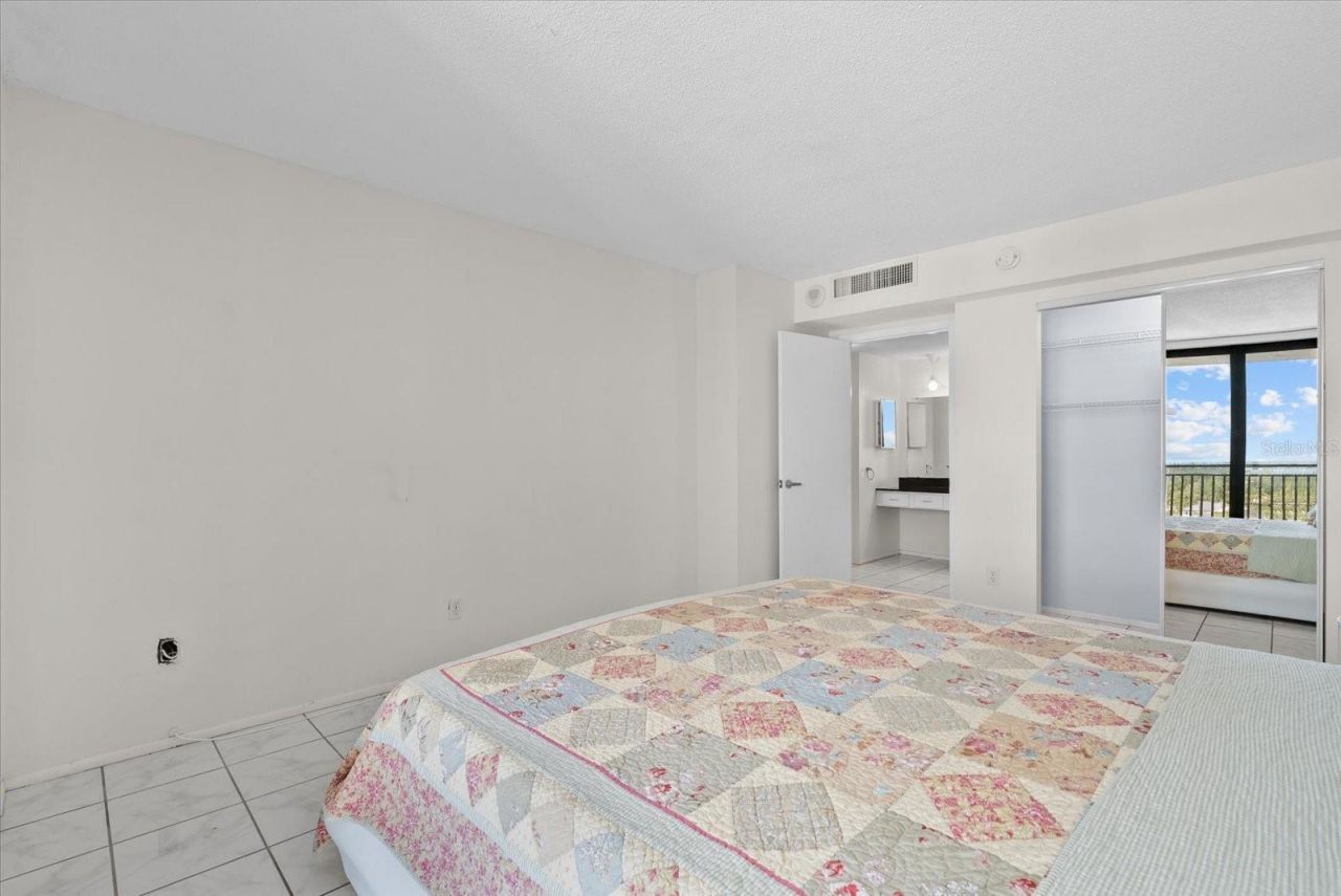 4822 Ocean Boulevard, Unit 11E, Sarasota, FL 34242 Photo