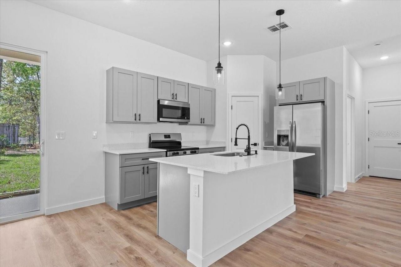 8681 N Circular Way , Citrus Springs, FL 34434 Photo