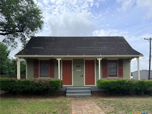 607 N Bridge , Victoria, TX 77901