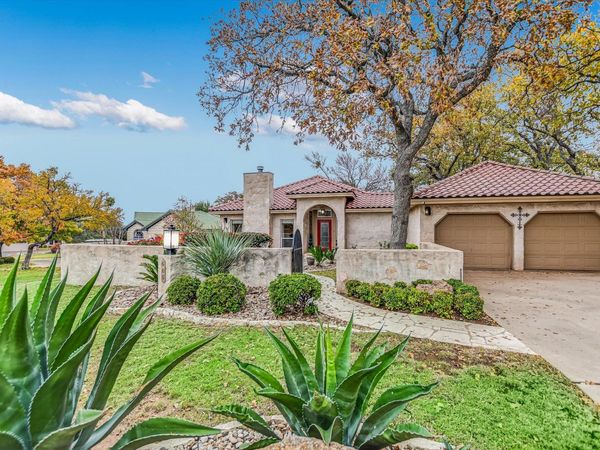 606 Free Rein, Horseshoe Bay, TX 78657