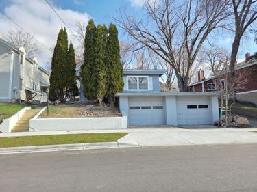 712 Maple Street W, Stillwater, MN 55082
