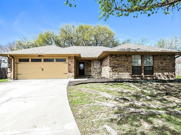 5 Hastings Court, Mansfield, TX 76063