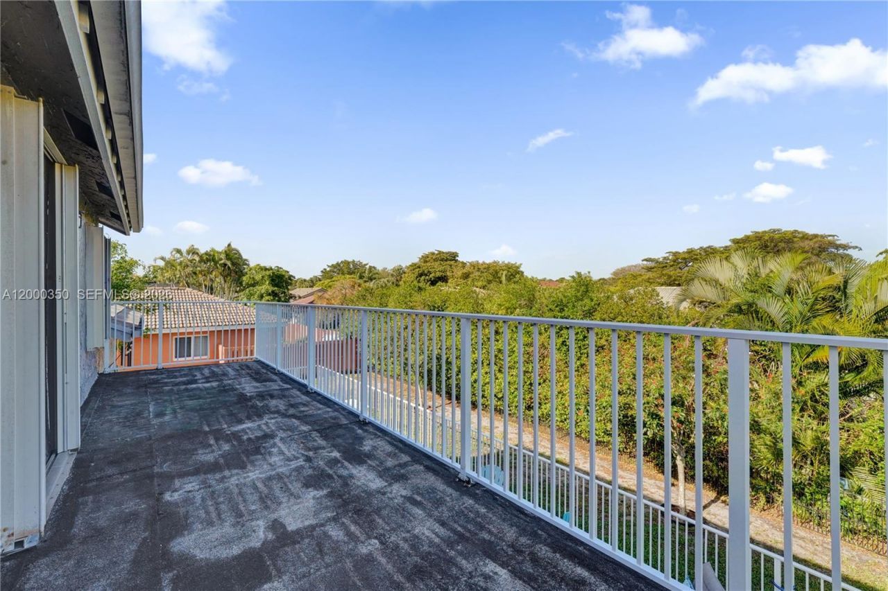 5112 NW 58th Ter, Coral Springs, FL 33067 Photo