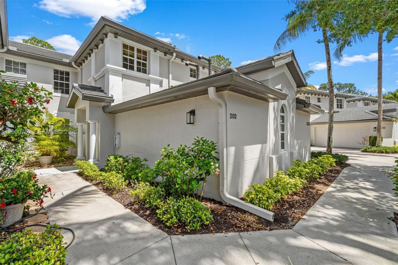 2016 Tarpon Bay Dr N, Unit 202, Naples, FL 34119 Photo
