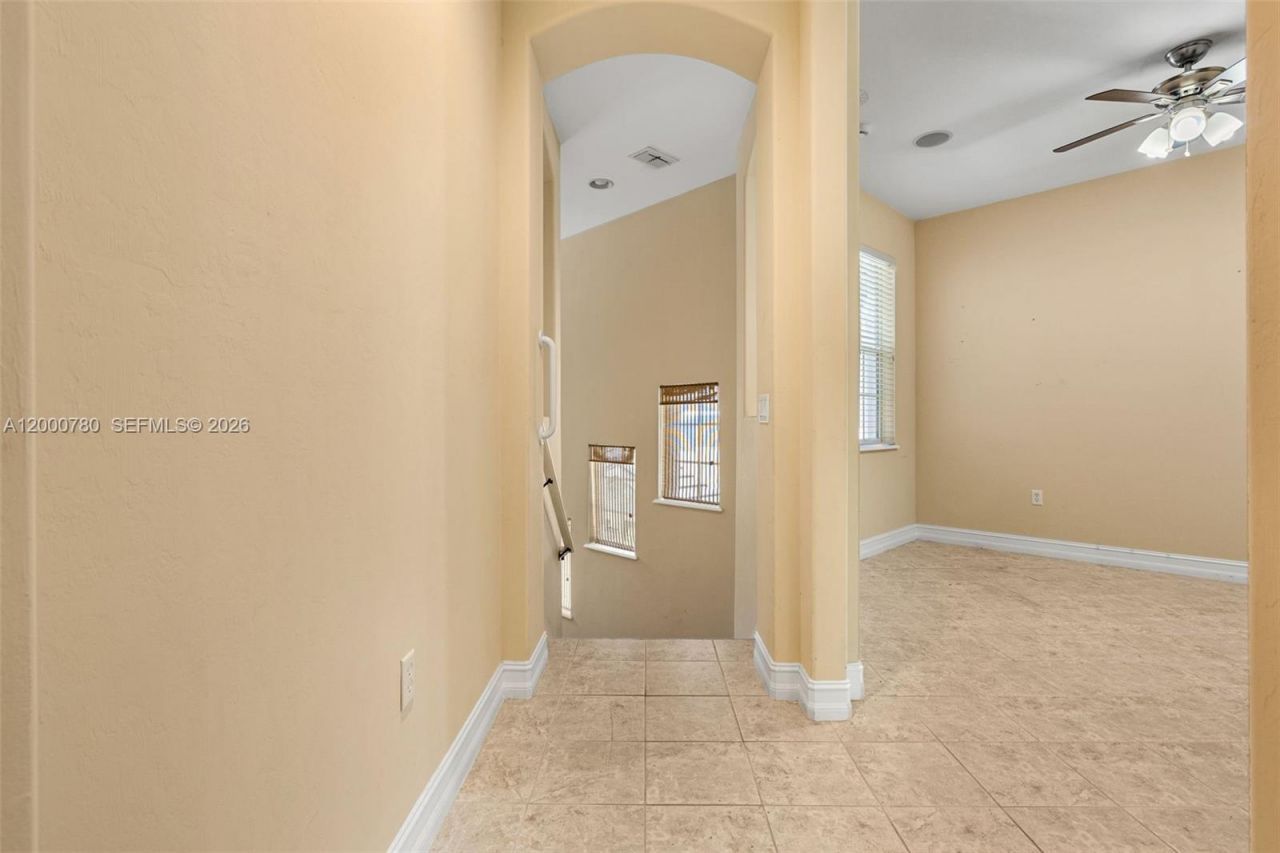 2016 Tarpon Bay Dr N, Unit 202, Naples, FL 34119 Photo