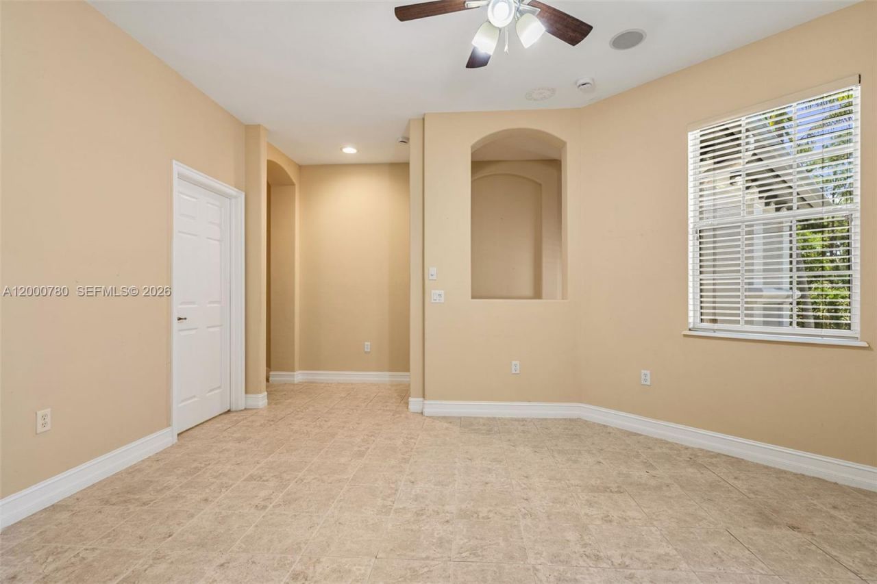 2016 Tarpon Bay Dr N, Unit 202, Naples, FL 34119 Photo