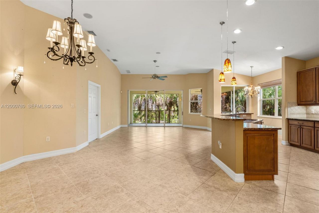 2016 Tarpon Bay Dr N, Unit 202, Naples, FL 34119 Photo