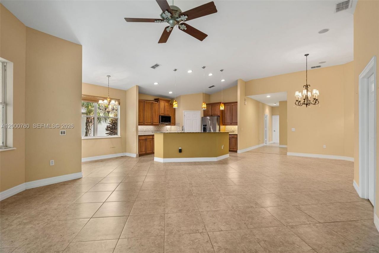 2016 Tarpon Bay Dr N, Unit 202, Naples, FL 34119 Photo