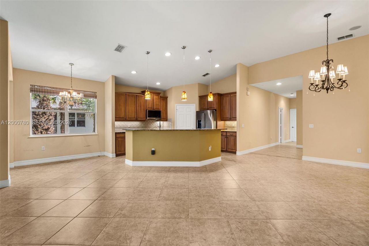 2016 Tarpon Bay Dr N, Unit 202, Naples, FL 34119 Photo