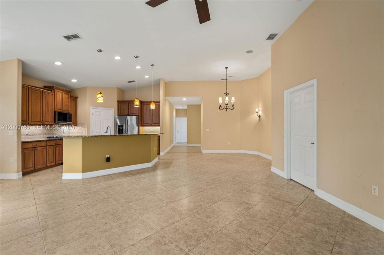 2016 Tarpon Bay Dr N, Unit 202, Naples, FL 34119 Photo