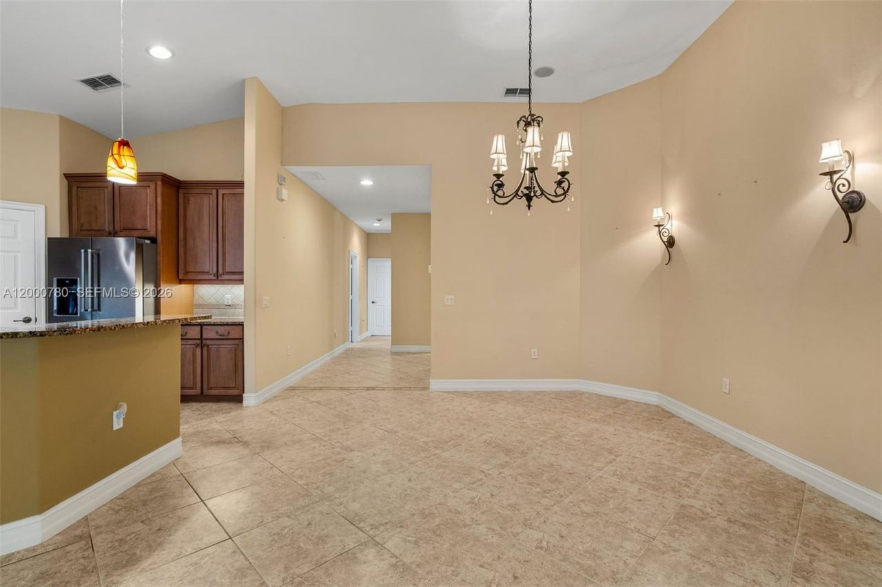 2016 Tarpon Bay Dr N, Unit 202, Naples, FL 34119 Photo