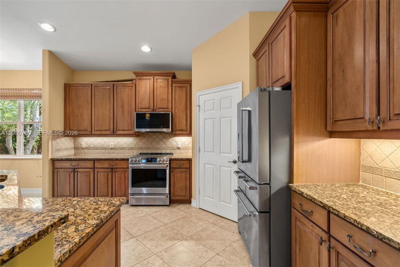 2016 Tarpon Bay Dr N, Unit 202, Naples, FL 34119 Photo