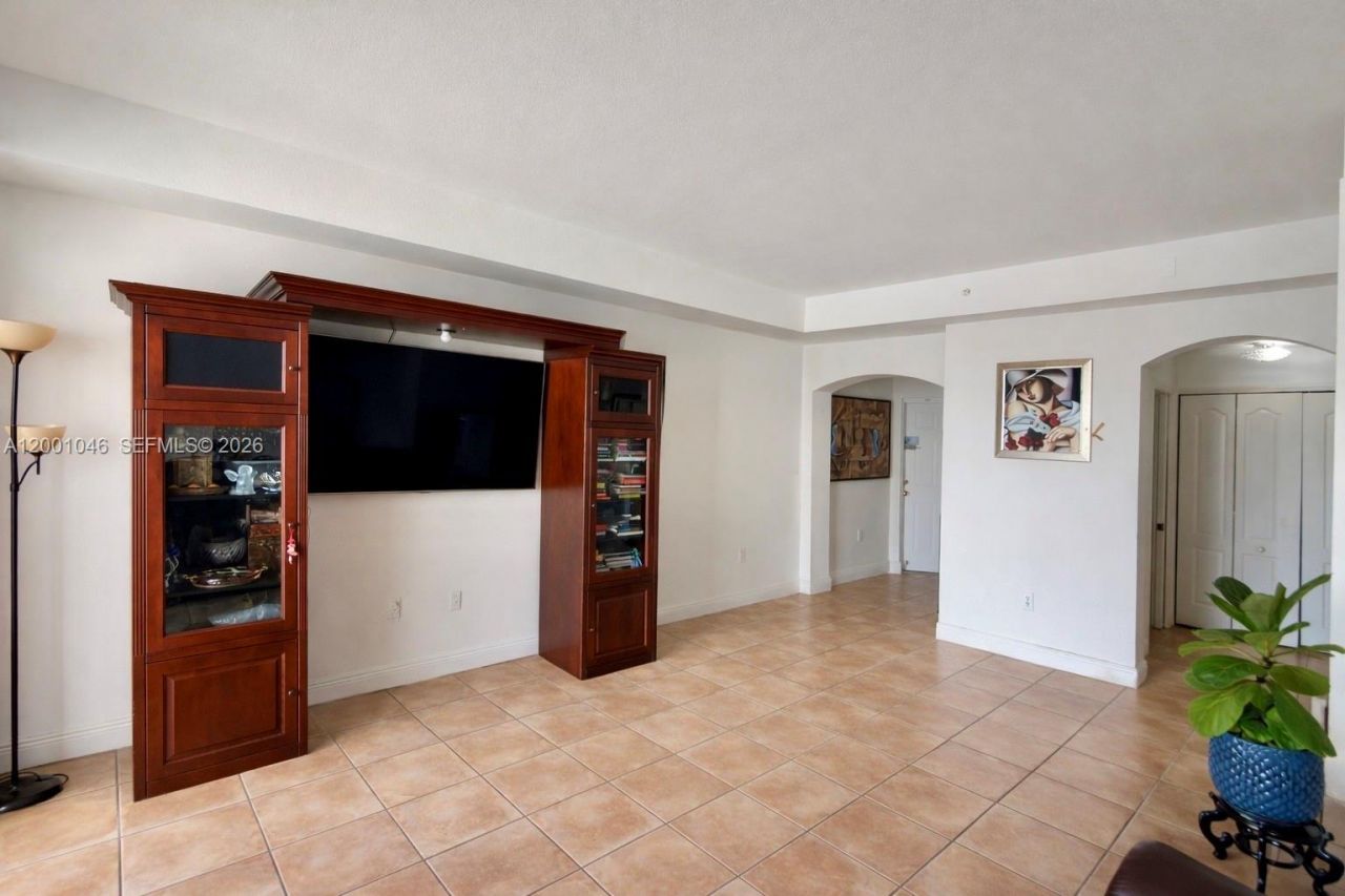 8906 W Flagler St, Unit 203, Miami, FL 33174 Photo
