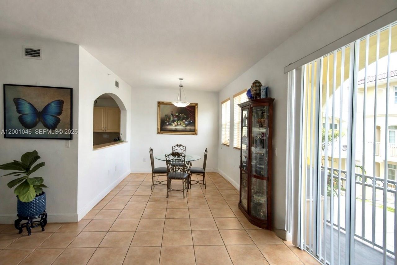 8906 W Flagler St, Unit 203, Miami, FL 33174 Photo