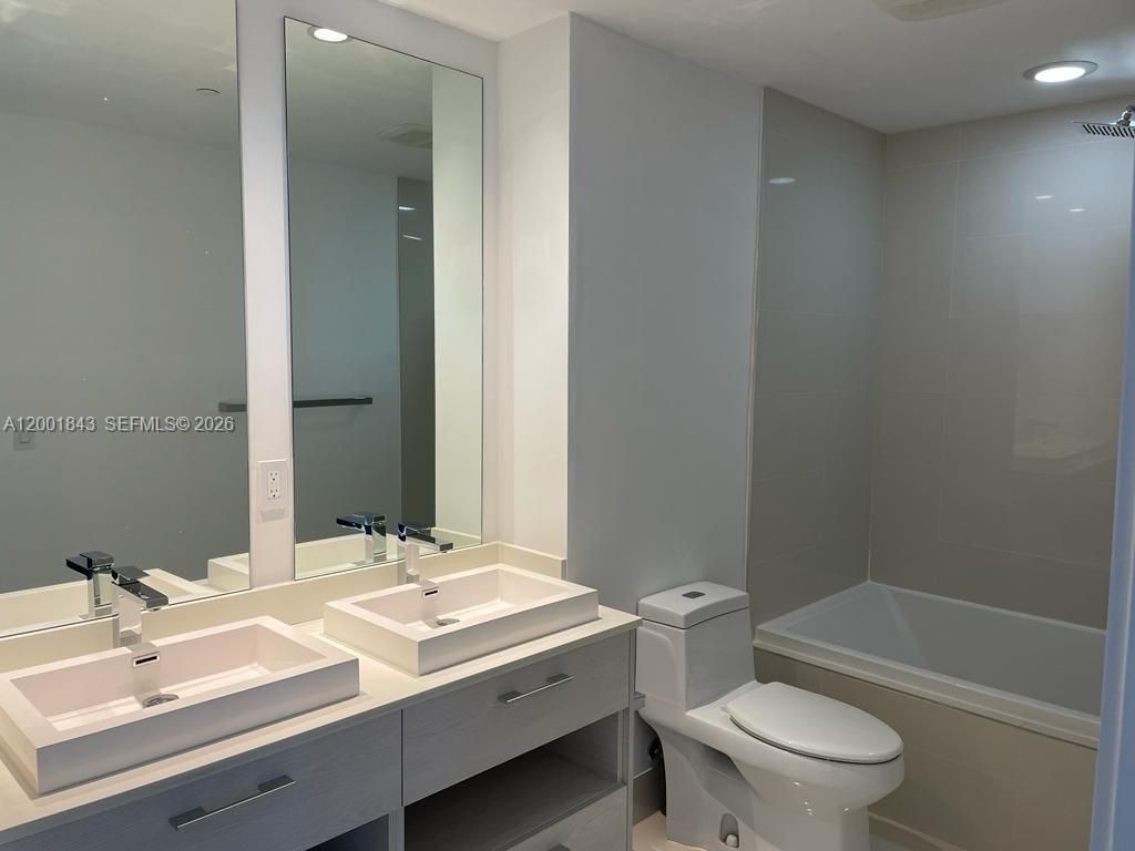 55 SW 9th St, Unit 3102, Miami, FL 33130 Photo