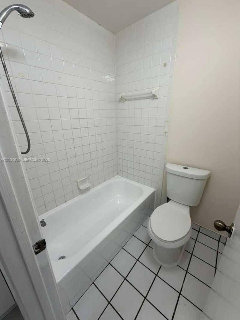 1034 W Jasmine Ln, North Lauderdale, FL 33068 Photo