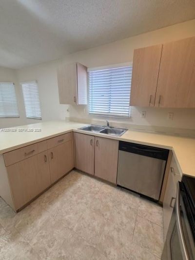1034 W Jasmine Ln, North Lauderdale, FL 33068 Photo