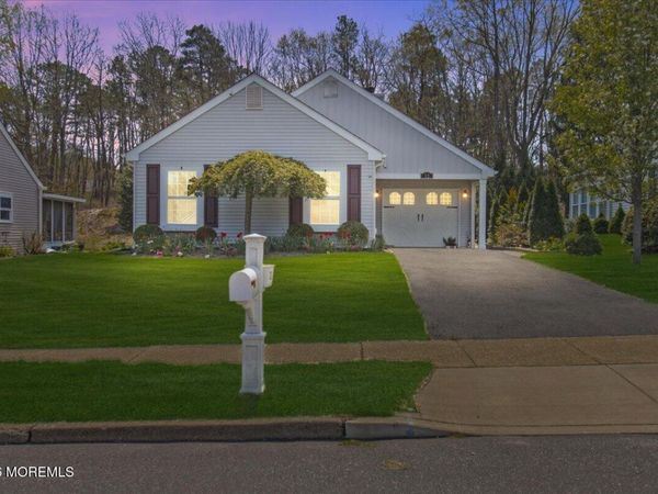 32 Buckingham Drive, Southampton, NJ 08088