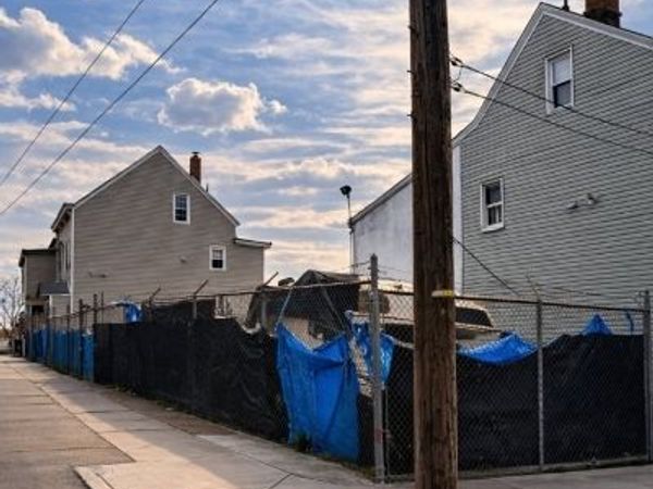 74 Oak St, Paterson, NJ 07501