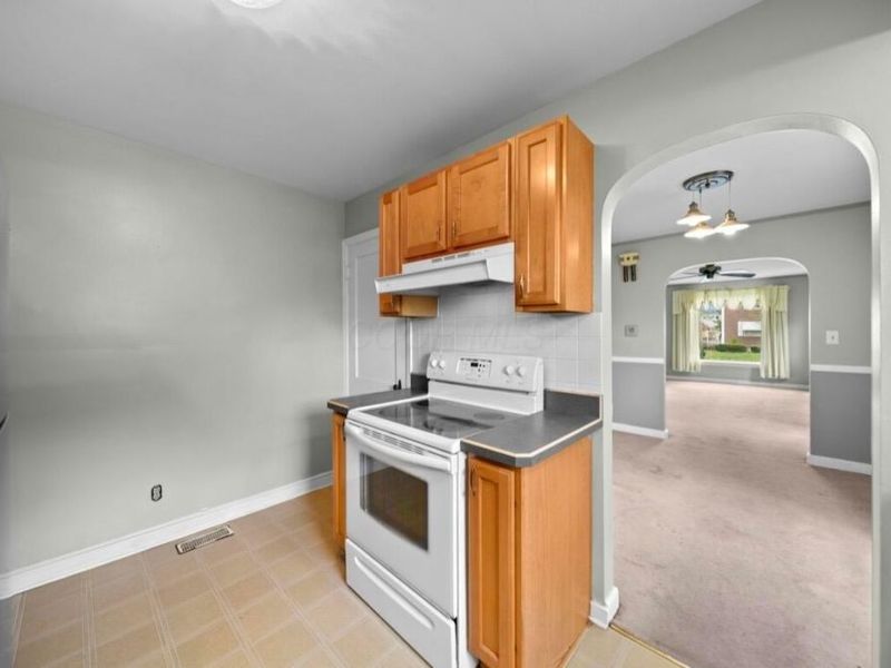 145 Demorest Road , Columbus, OH 43204 Photo 14