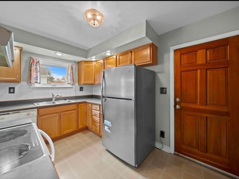 145 Demorest Road , Columbus, OH 43204 Photo 16