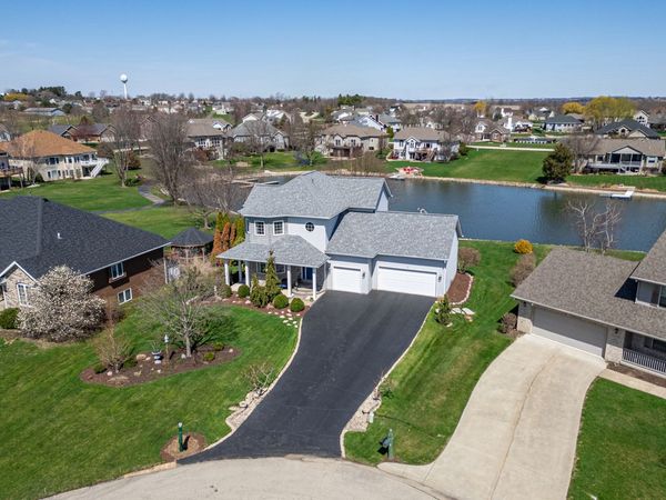 12805 EDGEWATER Pointe, Winnebago, IL 61088