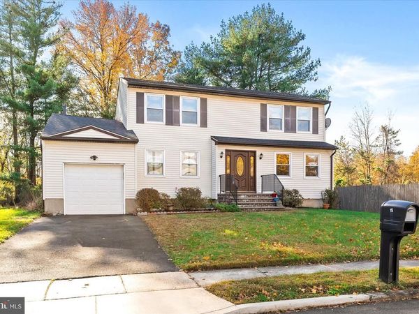 15 HERITAGE WAY, LAWRENCE TOWNSHIP, NJ 08648