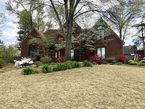 8399 WALNUT TRACE CV, Memphis, TN 38018