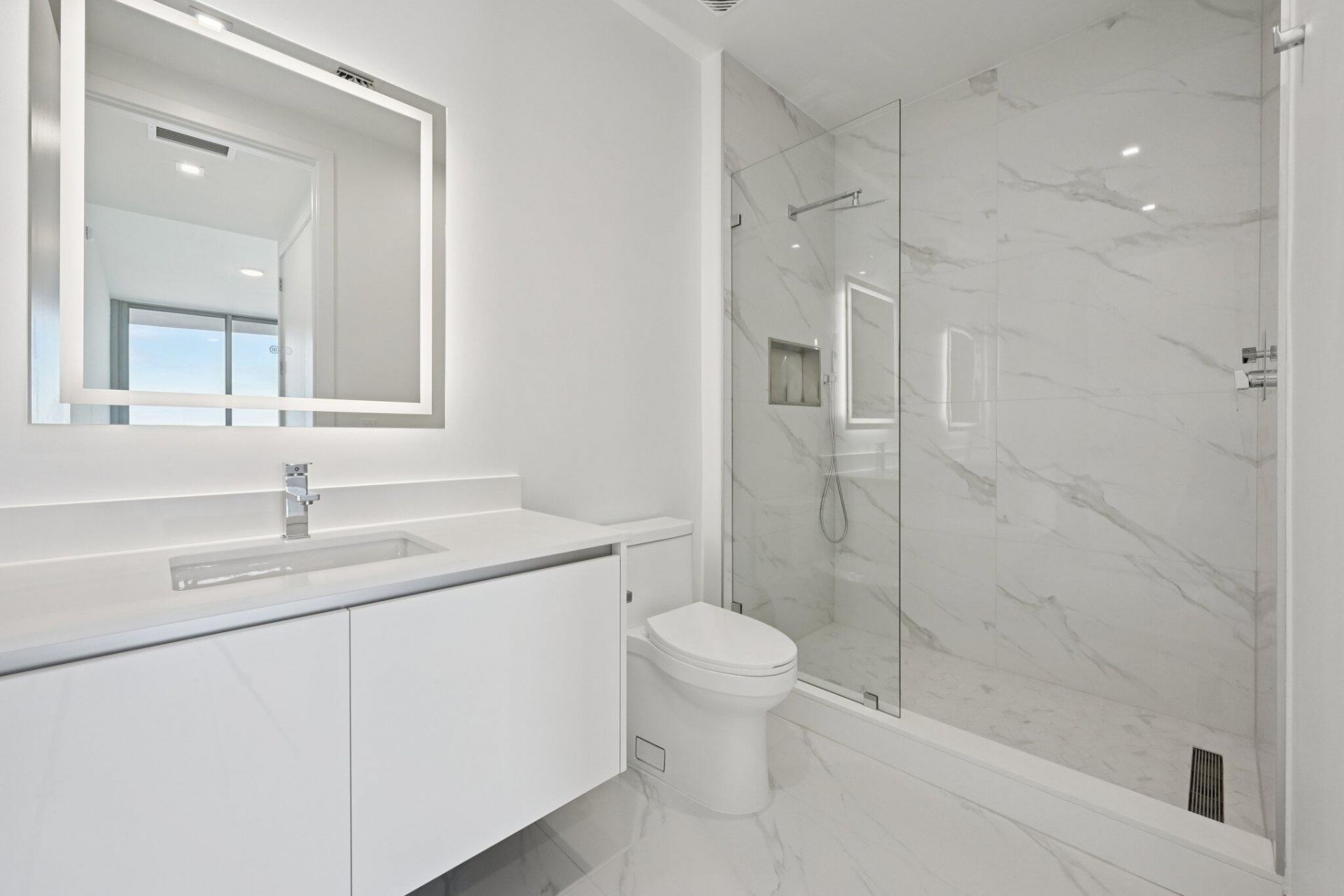 220 Lake Shore Drive, Unit 709, Lake Park, FL 33403 Photo