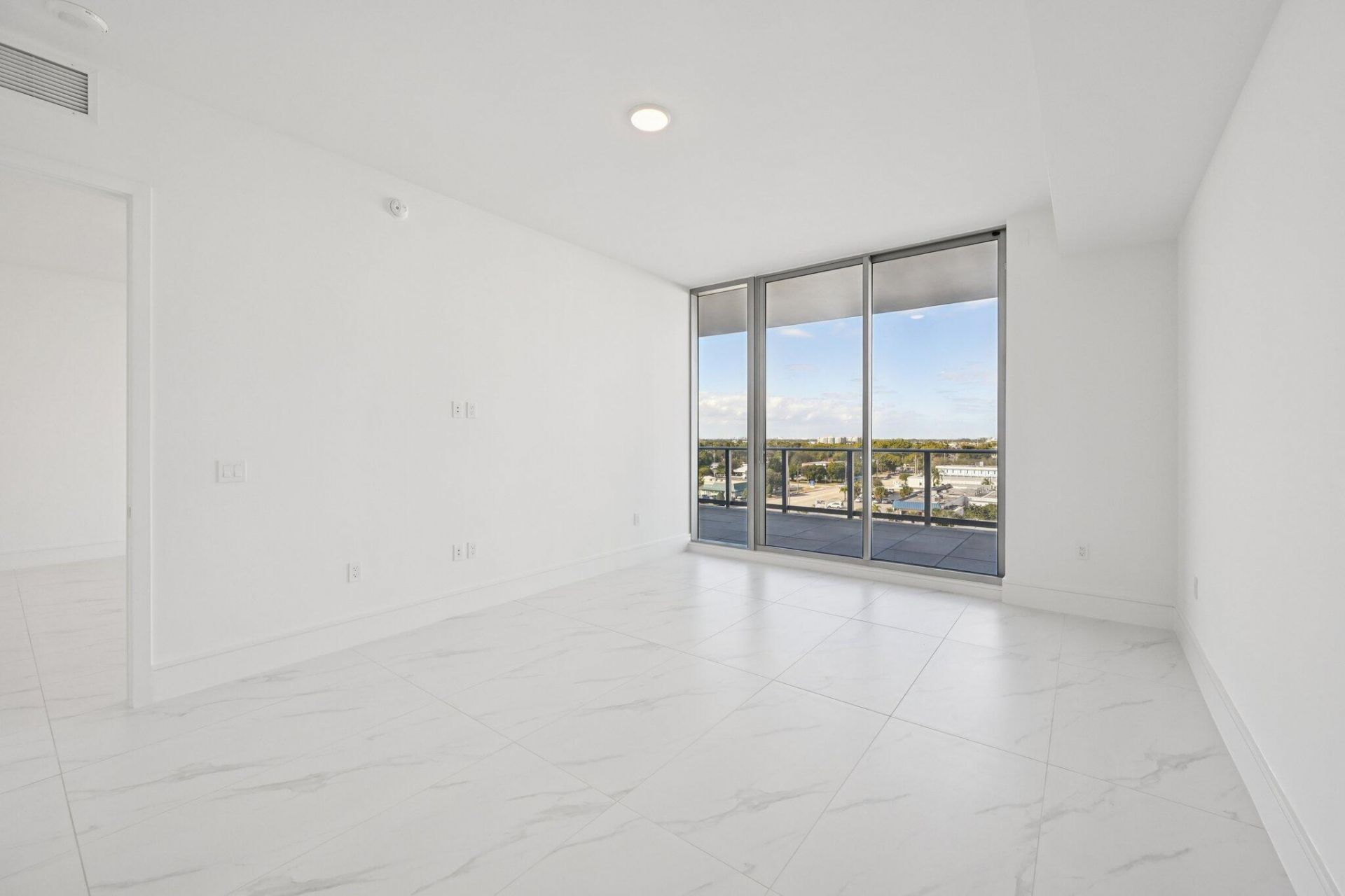 220 Lake Shore Drive, Unit 709, Lake Park, FL 33403 Photo