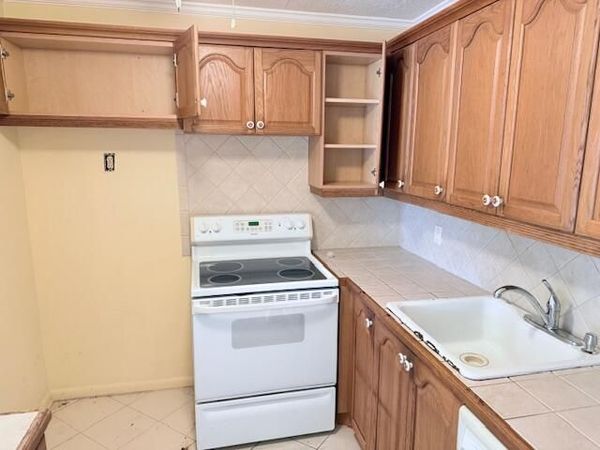 402 Markham S, Deerfield Beach, FL 33442