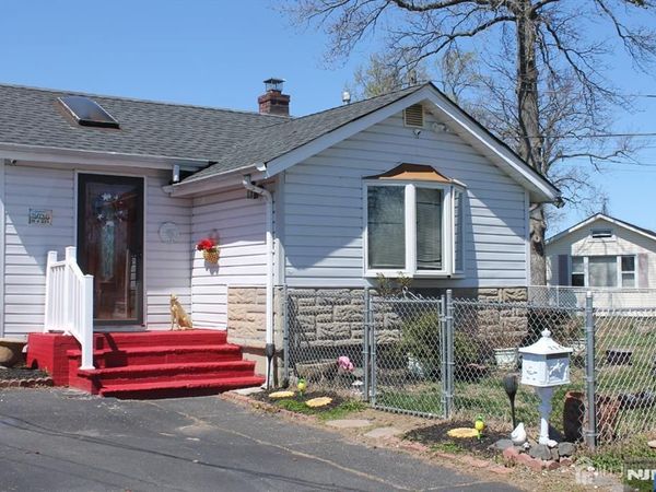 235 Alpine Way, SOUTH AMBOY, NJ 08879