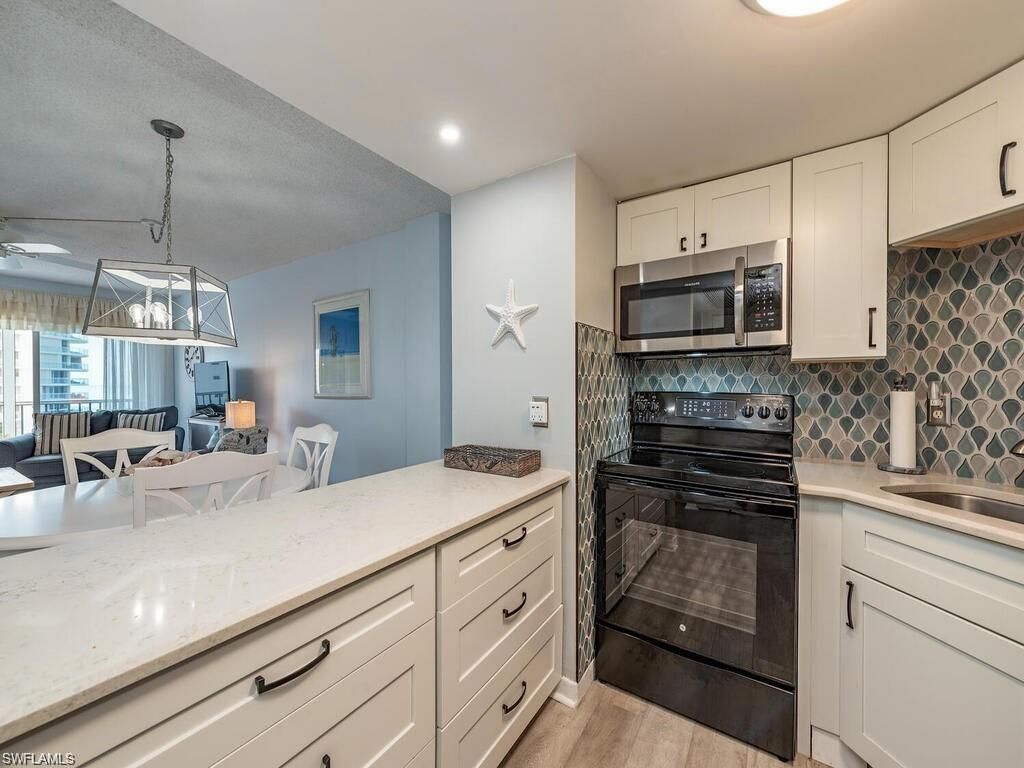 1 Bluebill Ave, Unit 709, Naples, FL 34108 Photo