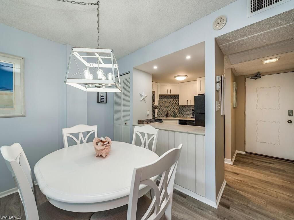 1 Bluebill Ave, Unit 709, Naples, FL 34108 Photo