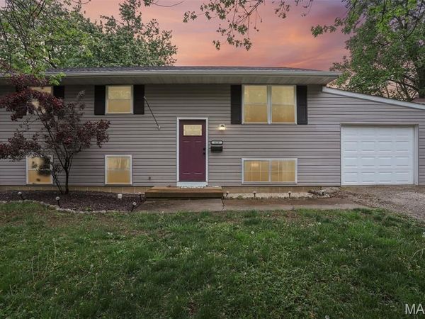 613 W Jefferson Street, O'Fallon, IL 62269