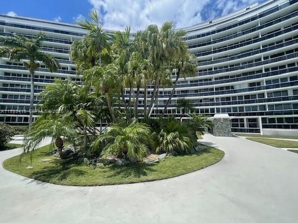 900 Bay Dr, Unit 311, Miami Beach, FL 33141