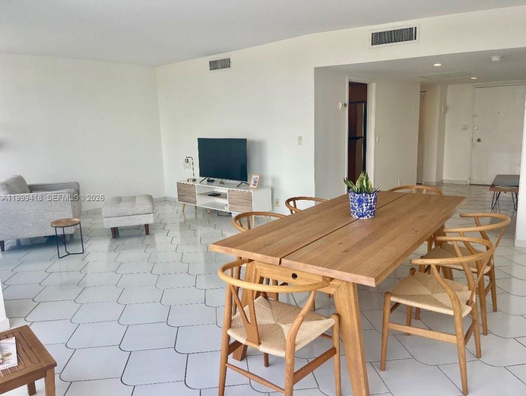 900 Bay Dr, Unit 311, Miami Beach, FL 33141 Photo