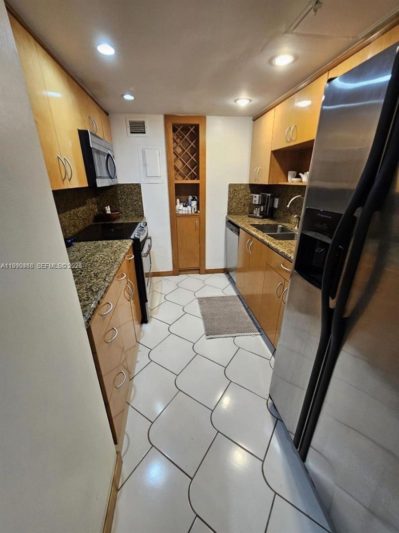 900 Bay Dr, Unit 311, Miami Beach, FL 33141 Photo